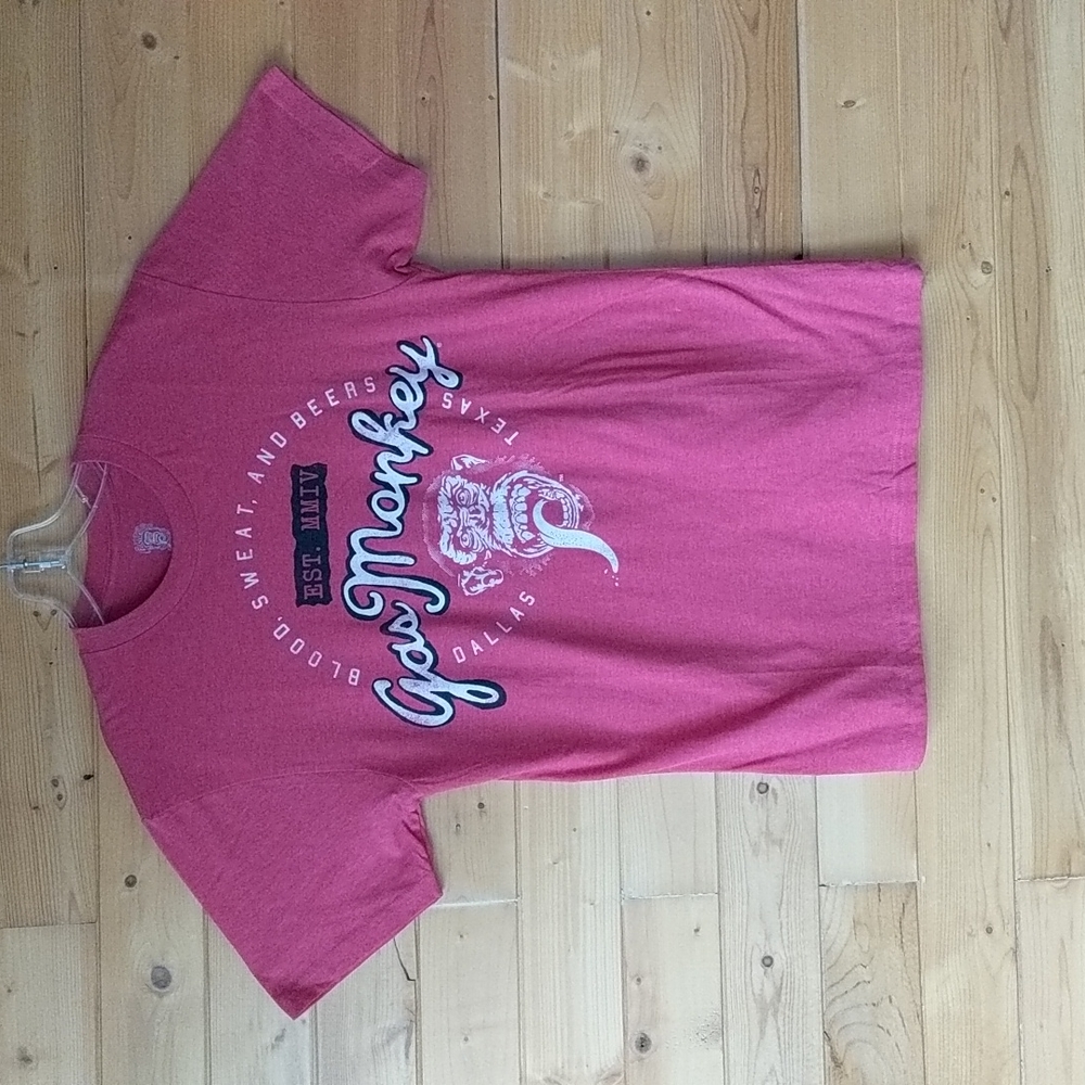 Gas Monkey: red/pink, short sleeve, graphic t-shirt.